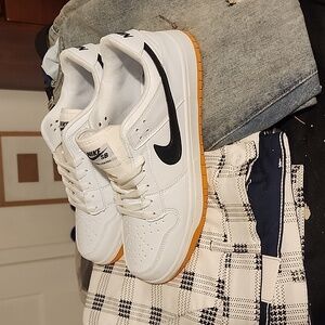 Nike SB DUNKS LOWPRO